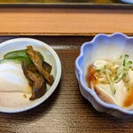 鯉清 - 香の物と小鉢