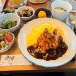 モモノキ - 料理写真:ふわとろオムライスセット(1300円)