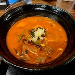 焼肉 源 - ユッケジャン温麺　サラダ、ライス、漬物、ソフトドリンク1杯付きで税込880円