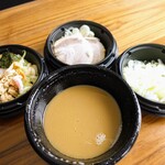 六厘舎 TOKYO - 特製つけ麺、チャーシューとネギまし