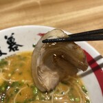 餃子拉麺酒場 暖暮 - 薄いですがチャーシューが2枚