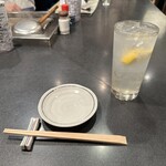 おでん・季節料理 萬よし - レモン酎ハイ