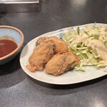 おでん・季節料理 萬よし - カキフライ(持ち帰りと分けてもらった)