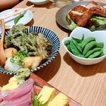 和泉屋 - 山芋揚げ出し 鶏の唐揚げ お通しの枝豆