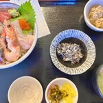 魚屋あおやぎ - 料理写真:海鮮丼定食