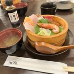 Seafood Tonya Sannomiya Seri Ichi - 