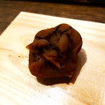 立ち喰い梅干し屋 - 甘い「焼き梅」