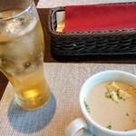 カフェダイニング＆バー コーニッシュ - 