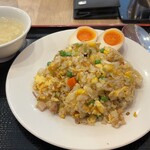 味來 - 五目チャーハン、味玉トッピング