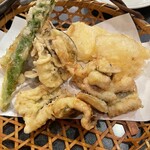 おでん・季節料理 萬よし - 