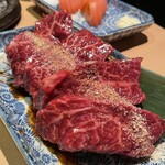 Wagyu A5 Mesuushi to Jukusei Gyushita Nikuya Ichiyuku - 