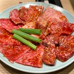 Hiroshima Yakiniku Nikuya Nobusuke Kamiyamachi - 上赤肉盛り 300g