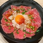 Hiroshima Yakiniku Nikuya Nobusuke Kamiyamachi - 和牛レアステーキ