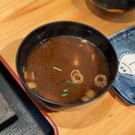 Rokusen Mukonoso Ten - 魚のあら赤だし。美味しい