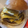 ロッテリア - 料理写真:肉キング絶品チーズバーガー