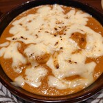 インディアン タンドリー BINDU - 海老キーマカレー1,100円＋チーズ100円✨辛さ普通。尻尾つきの海老が5尾入り♪キーマとチーズの甘みも相まってとても食べやすい辛さでした。