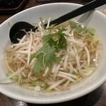 上海華龍 - 【2024.8.5(月)】本日のランチ①（塩味もやしラーメン＆五目チャーハン）950円→850円の塩もやしラーメン