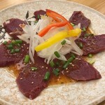 魚と日本酒&炭火焼鳥 新橋商店 - 馬肉カルパッチョ