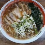 タロー軒 - ラーメン大盛¥900　サテライトアングル