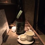 炭酒場カミナリ屋 - 昨夜二杯目にいただいた山口県の辛口純米酒 貴。キリッとしてた。