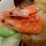 上海華龍 - 【2017.3.13(月)】海鮮ラーメン(並盛)1,080円の海老