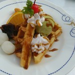 ブレスカフェ - 抹茶白玉ワッフルとグレープフルーツジュース