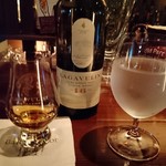 バー ザ ドア - LAGAVULIN