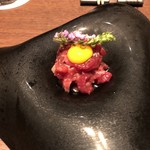 EBISUYA - 尾崎牛のユッケ（1800円）・・尾崎牛は希少ですので仕方ないのかもしれませんが、量が少ないこと。