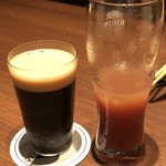 EBISUYA - ◆アフタダーク（ブラックラガー：780円）・・口当たりがよく飲みやすいとか。＊グラスが小さいのでカシスオレンジと比べてみました。(^^;) クラフトビールは滅多にいただかないので詳しくないのですが、ビールにより量を変えられるものなのかしら。