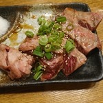 炭火焼肉スーパーホルモン - 厚切りハラミ!