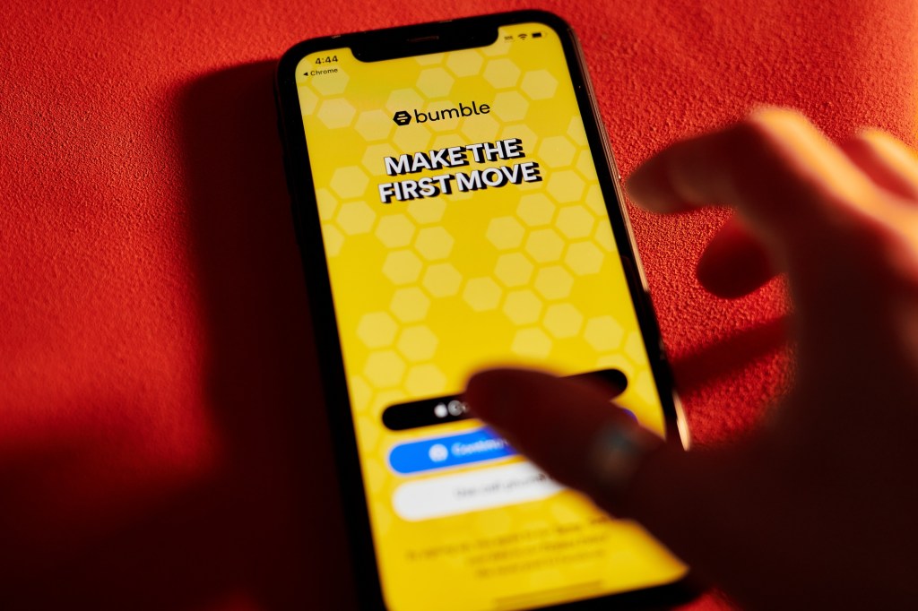 Bumble and Hinge allowed stalkers to pinpoint users’ locations down to 2 meters, researchers say