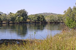 Floden Kafue vid parkens östra gräns.