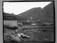 Strandstedet Meråk (sentrum) med kirken bak ca 1900 Foto: Marthinius Skøien