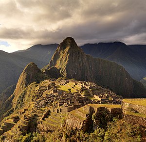 インカ帝国遺跡マチュ・ピチュの夕暮れ、ペルー・クスコ県