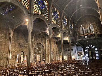 La nef côté orgue.