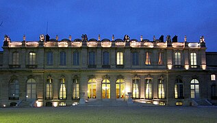 The court facade of the Hôtel de Lassay