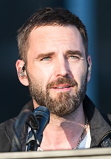 McDaid performing with Snow Patrol at Rock am Ring 2018