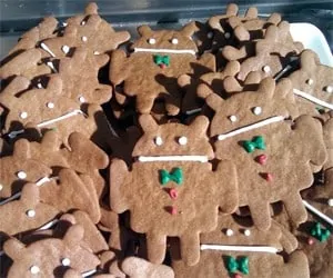 Featured image for Rumored Gingerbread update for Droid X delayed by Verizon?