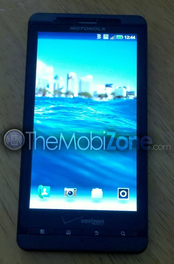 Featured image for Droid X2 Pictures and Specs Leak, It's Still Basically A Droid X