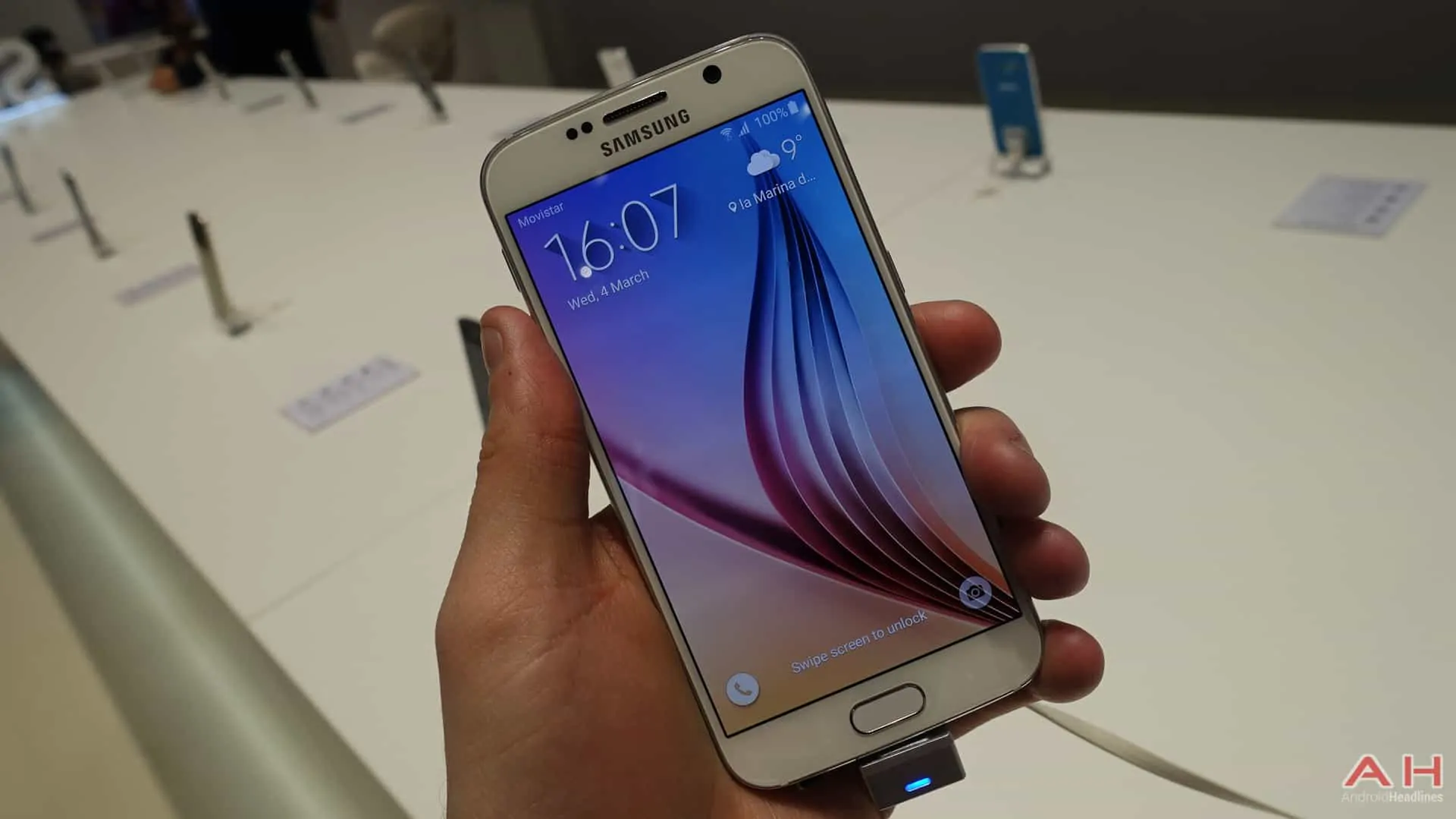 Samsung-Galaxy-S6-Edge-AH-1