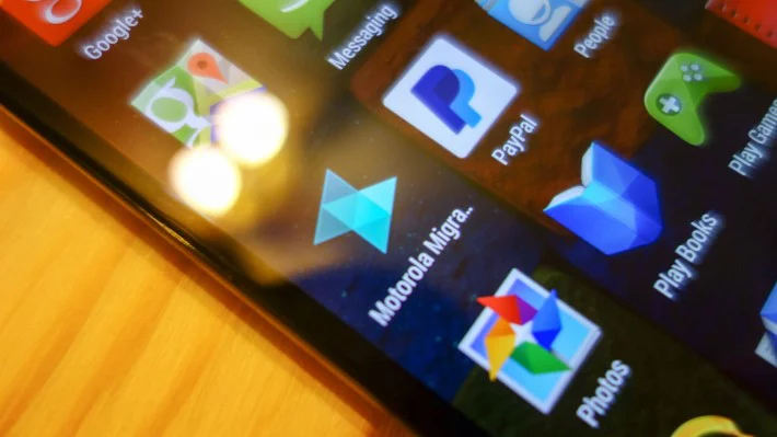 Featured image for Motorola Migrate Helps Smartphones Pull Information From 'Dumbphones'