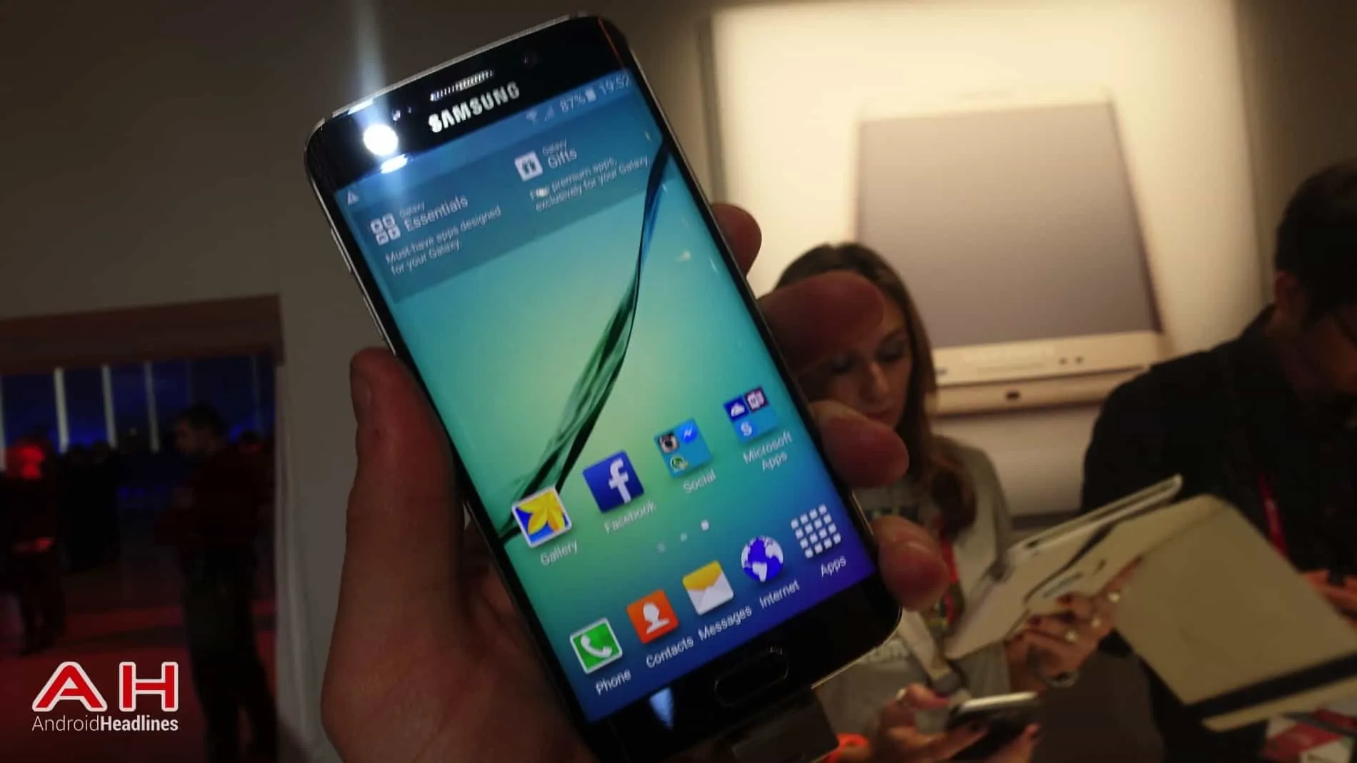 Galaxy S6 S6 Edge Hands On AH 28