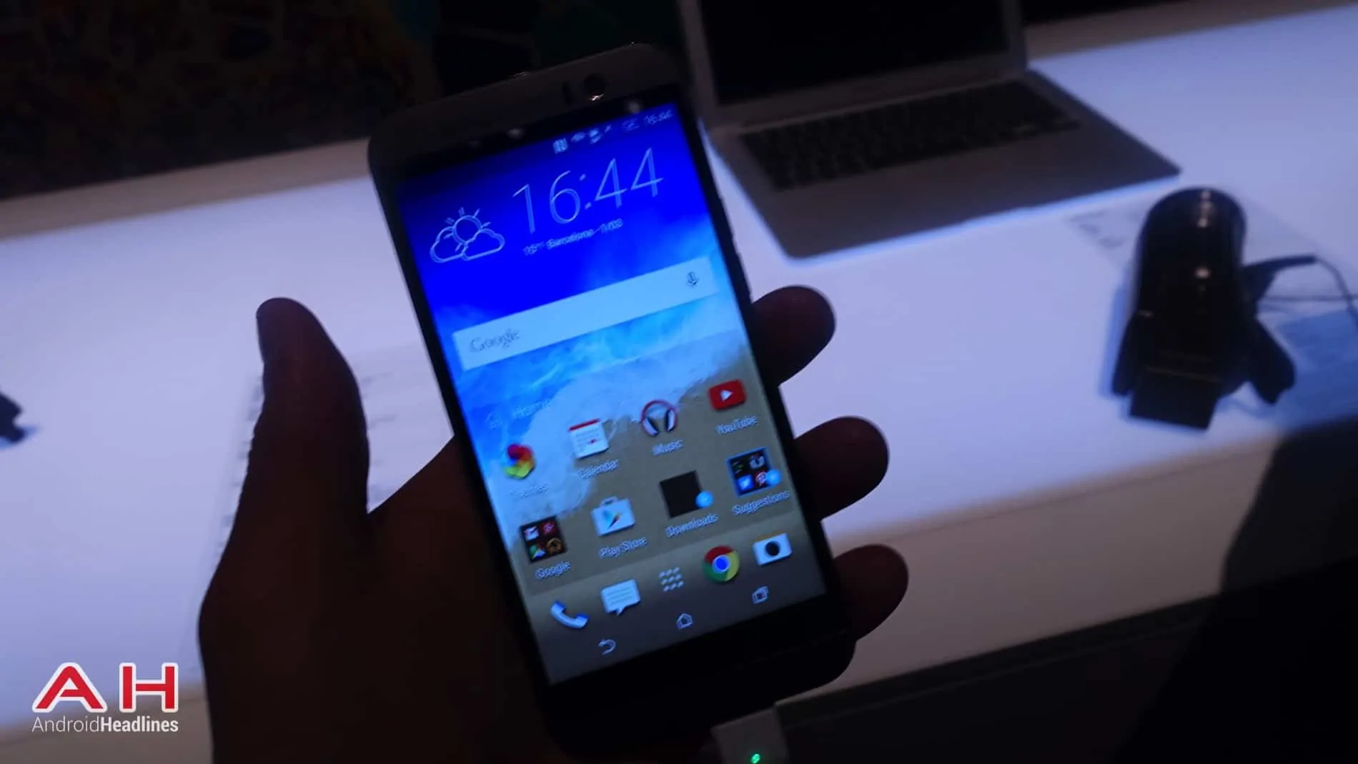 HTC One M9 Hands On AH 18