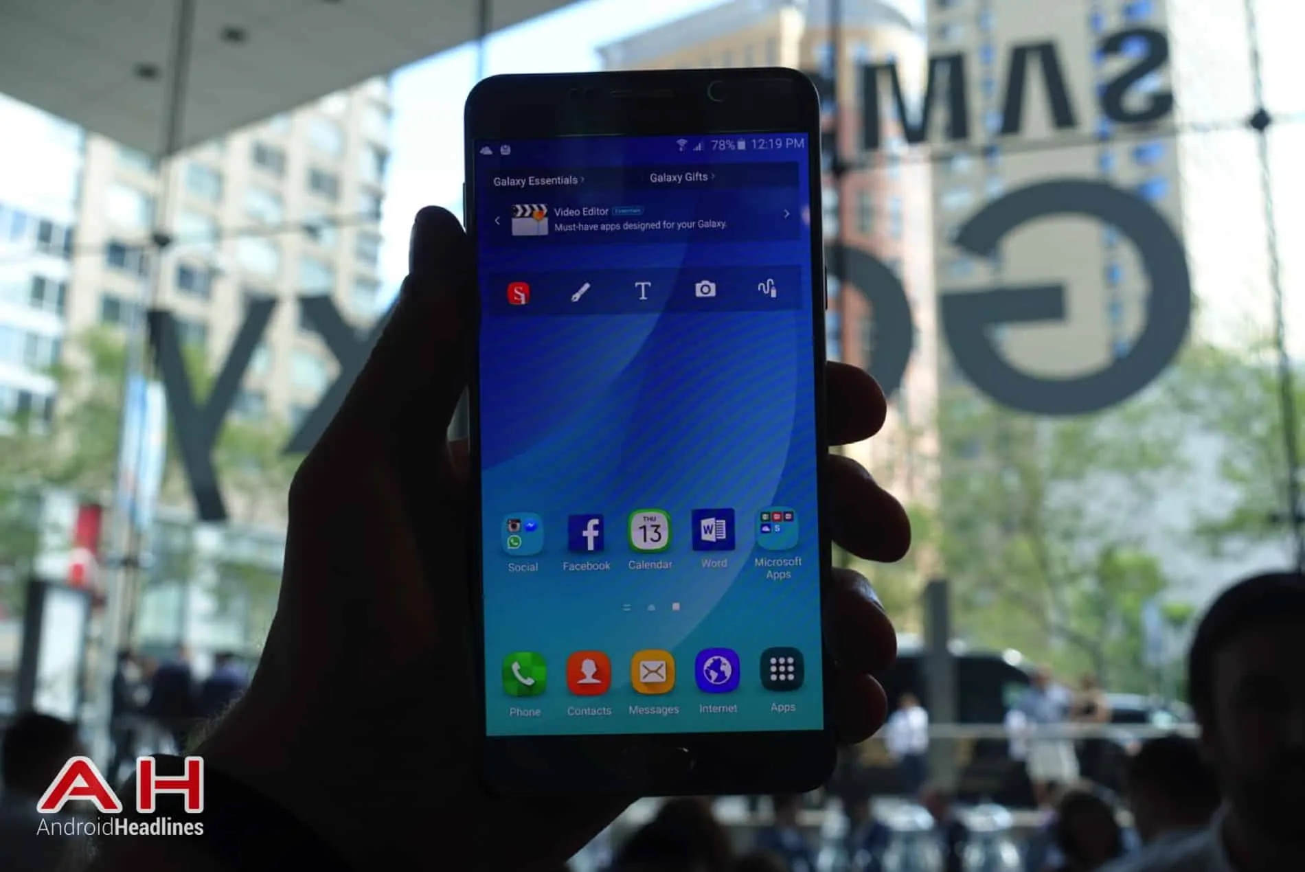 Galaxy Note 5 Hands On AH 01