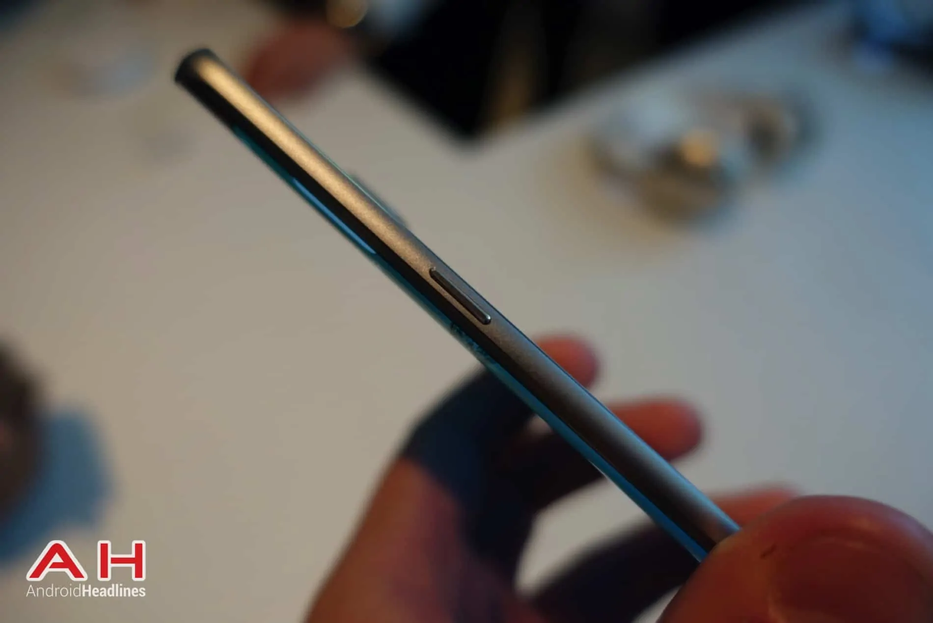 Galaxy S6 Edge Hands On AH 07