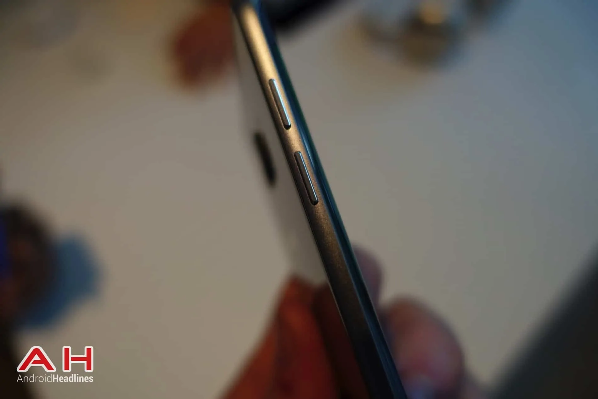 Galaxy S6 Edge Hands On AH 09