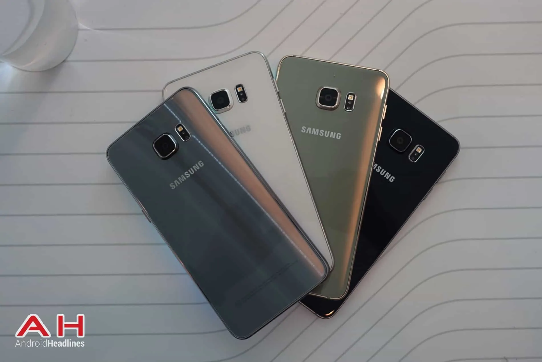 Galaxy S6 Edge Hands On AH 31