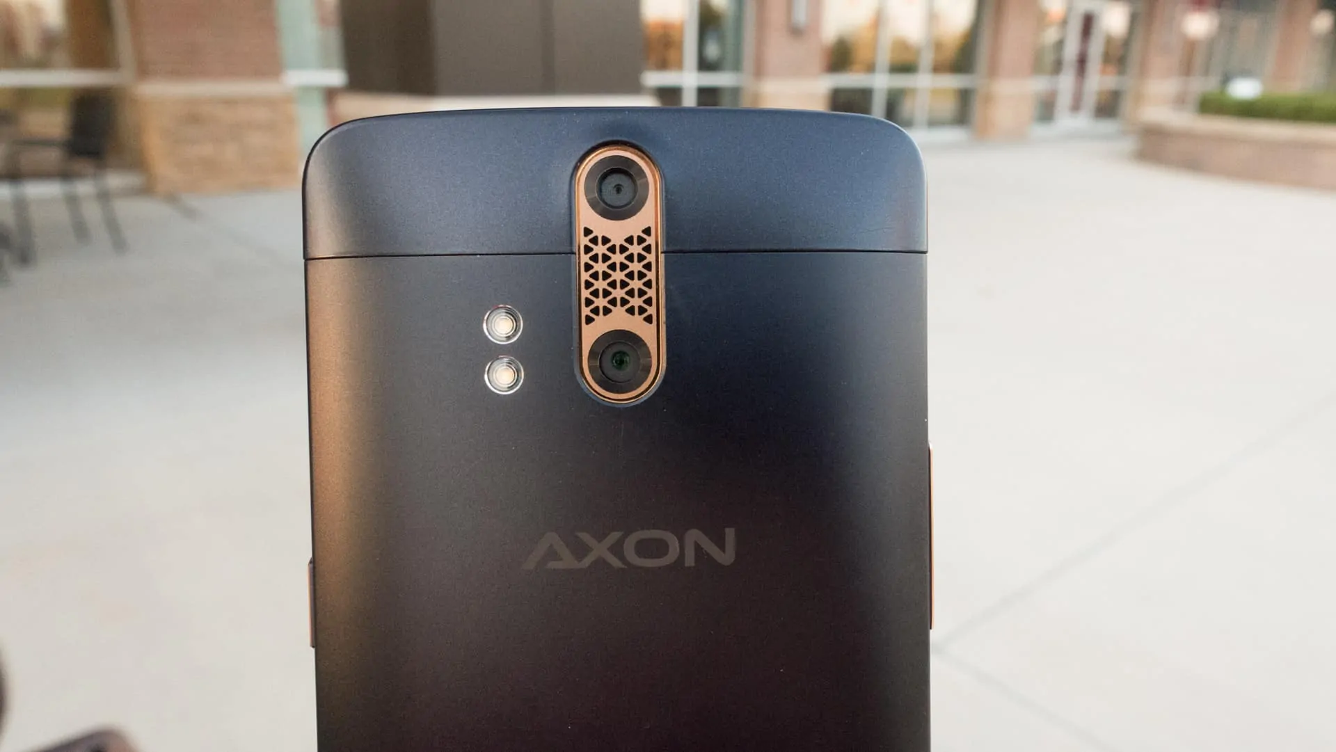 ZTE-Axon-Pro-AH-17