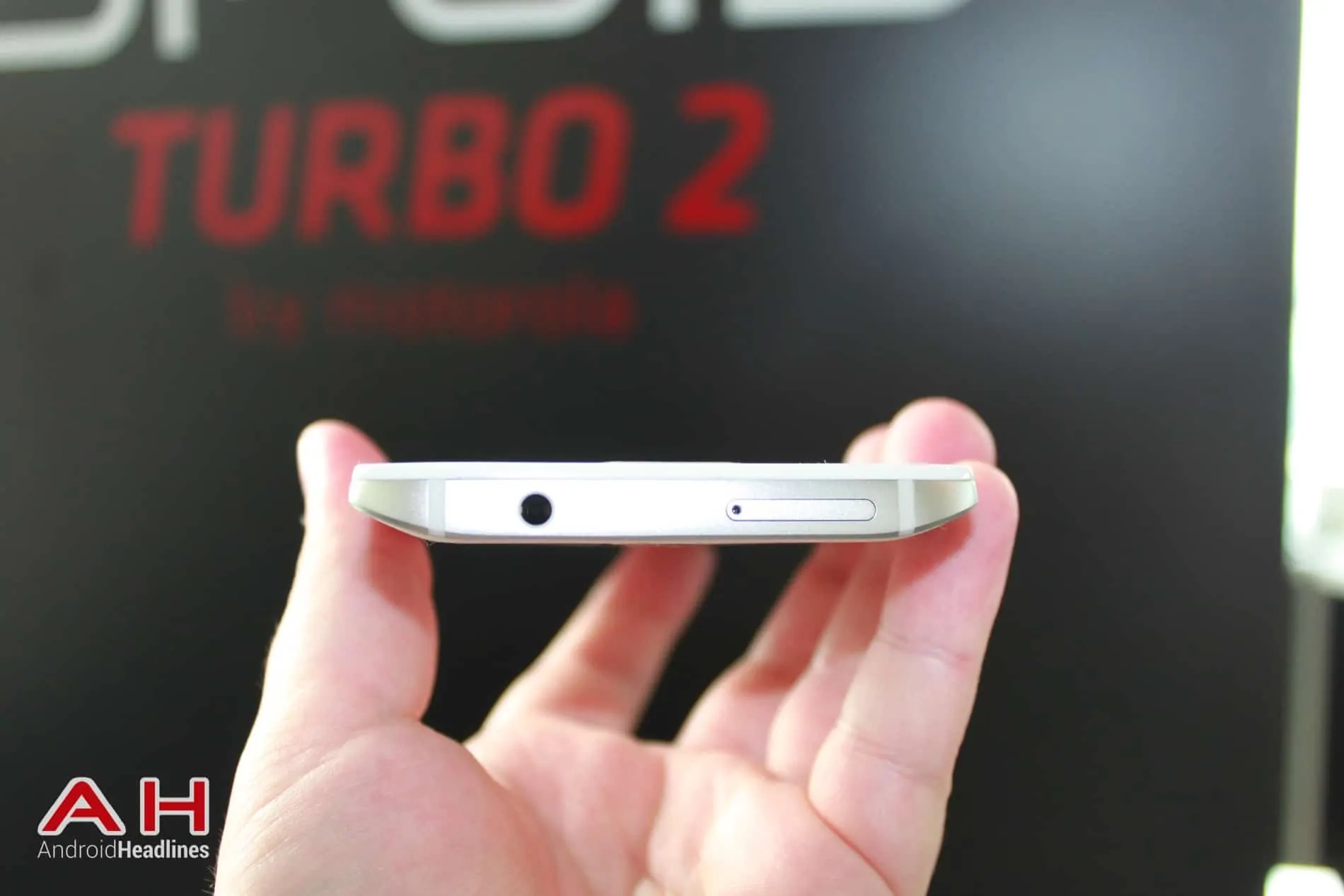 Droid Turbo 2 Hands On 5