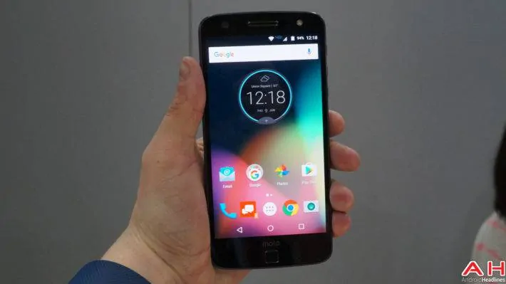 Lenovo Moto Z DROID Edition 2016 Hands On AH 5